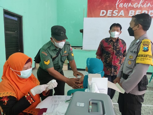 Babinsa Talun Mendampingi Kegiatan Vaksinasi Covid-19 kepada Warga Binaannya Babinsa Talun Mendampingi Kegiatan Vaksinasi Covid-19 kepada Warga Binaannya