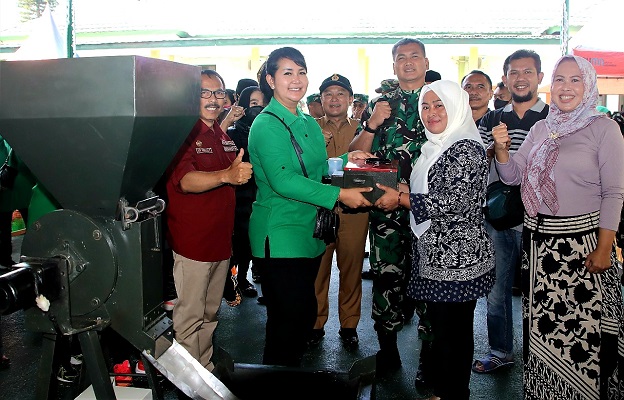 Pelaku UMKM Tape Ketan Memiliki Inovasi Kompor Biomas dari Pangdam Siliwangi