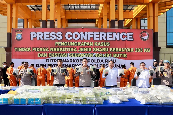Sejarah Baru Polda Riau Ungkap Kasus Narkoba Mengamankan 203 Kg Sabu dan 404.491 Butir Ekstasi