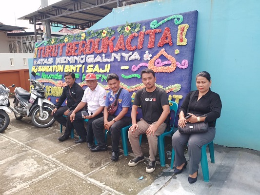 Para Pengurus PWPSU Pergi Melayat ke Rumah Duka Sampaikan Ucapan Turut Berdukacita