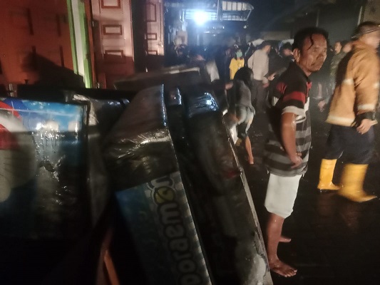 Satu Unit Ruko Gudang Prabot Terbakar