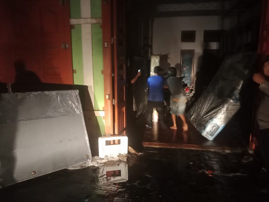 Satu Unit Ruko Gudang Prabot Terbakar