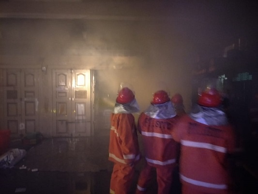 Satu Unit Ruko Gudang Prabot Terbakar