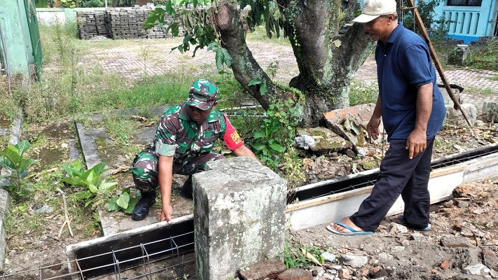 Babinsa Koramil Wlingi Selalu Hadir Di Tengah Masyarakat