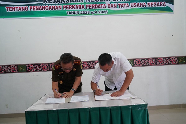 Pemkab Pakpak Bharat Menandatangani MoU dengan Kejaksaan Negeri Dairi Pemkab Pakpak Bharat Menandatangani MoU dengan Kejaksaan Negeri Dairi