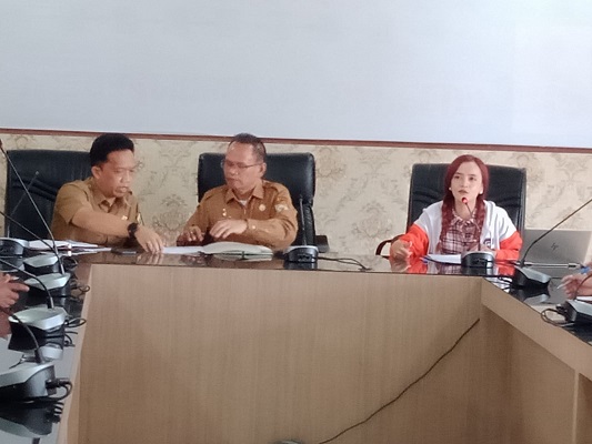 Sekda Pakpak Bharat Buka Sosialiasi HDDAP Sekda Pakpak Bharat Buka Sosialiasi HDDAP