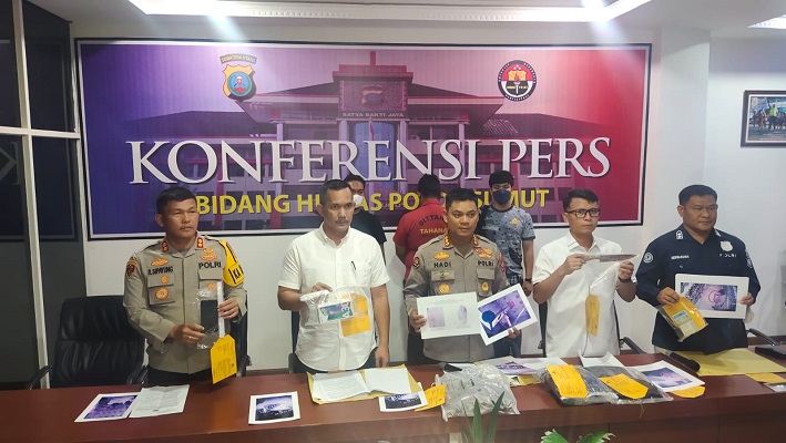 Berkolaborasi Poldasu dan Polres Simalungun Berhasil Ungkap Pelaku Pembunuhan Anak dan Ibu, Polres Simalungun Dibanjiri Karangan Bunga