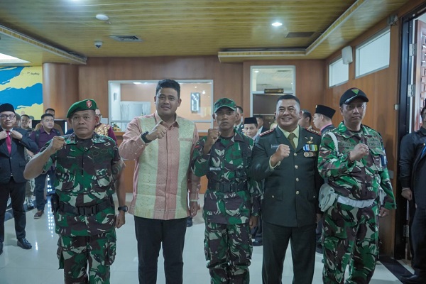 Bobby Nasution Meminta Polda Sumut, Polrestabes Medan, Polres Pelabuhan Belawan Tindak Tegas Geng Motor dan Begal Bobby Nasution Meminta Polda Sumut, Polrestabes Medan, Polres Pelabuhan Belawan Tindak Tegas Geng Motor dan Begal