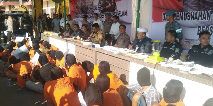 Kapolres Pelabuhan Belawan Beserta Unsur Forkompida Paparkan Hasil Pengungkapan Kasus Kejahatan Narkoba dan Kriminal 