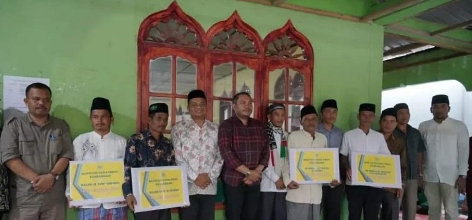 Bupati Silaturahmi dan Serahkan Bantuan Keagamaan di Kecamatan STTU Jehe