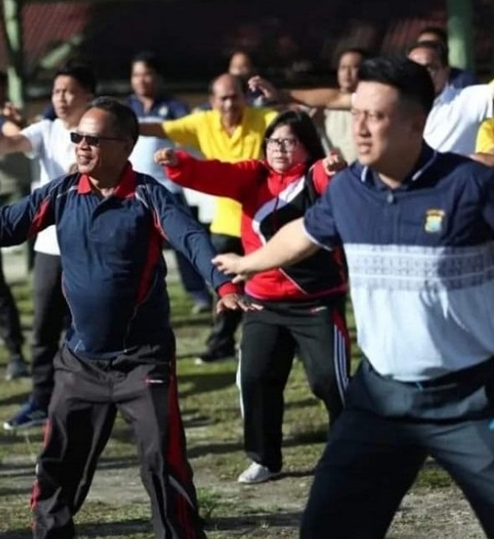 Mewakili Pemkab Pakpak Bharat Sekda Pakpak Bharat, Olahraga Bersama Dengan Polres Menjalin Sinergitas Sekaligus Halal Bihalal