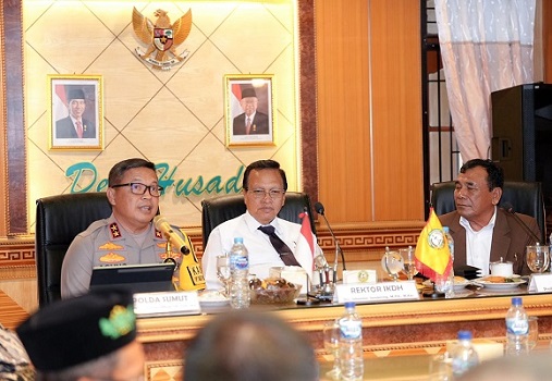 Kapolda Sumut Merubah Karakter Humanis Berangkat dari Kesadaran Diri (2) Polda Sumut Mengungkap Praktek Judi Togel di Kabupaten Asahan (2)