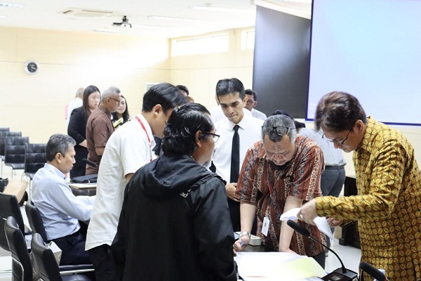 KPPU Menggelar Sidang Perdana Dugaan Penetapan Harga Jasa Depo Peti Kemas di Pelabuhan Panjang Kota Lampung