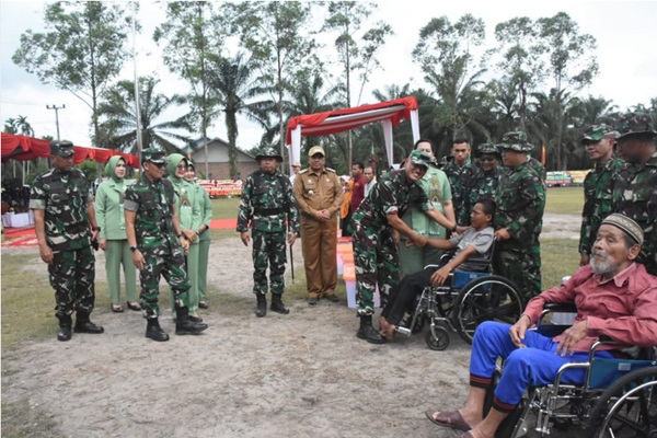 Mayjen TNI Erwin Djatniko Selaku Inspektur Jenderal TNI-AD Menutup TMMD Ke-119 Tahun 2024 di Siak