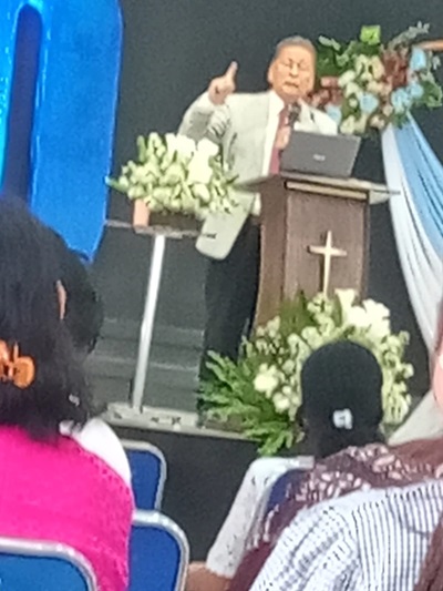 Renungan Firman Tuhan Kuat oleh Kasih Karunia Tuhan Renungan Firman Tuhan Kuat oleh Kasih Karunia Tuhan