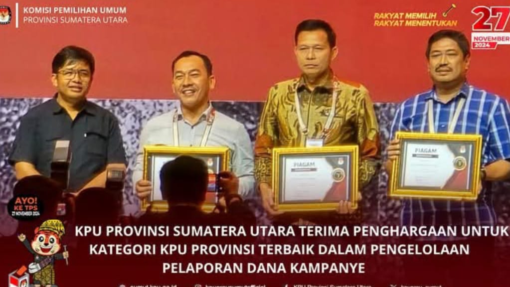 KPU Provinsi Sumut Menerima Penghargaan dengan Kategori Terbaik