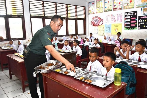 Program Makan Sehat Bergizi SD Negeri 067240 Medan Tembung, Wujud Kepedulian Kodam IBB Terhadap Pembentukan Karakter Anak