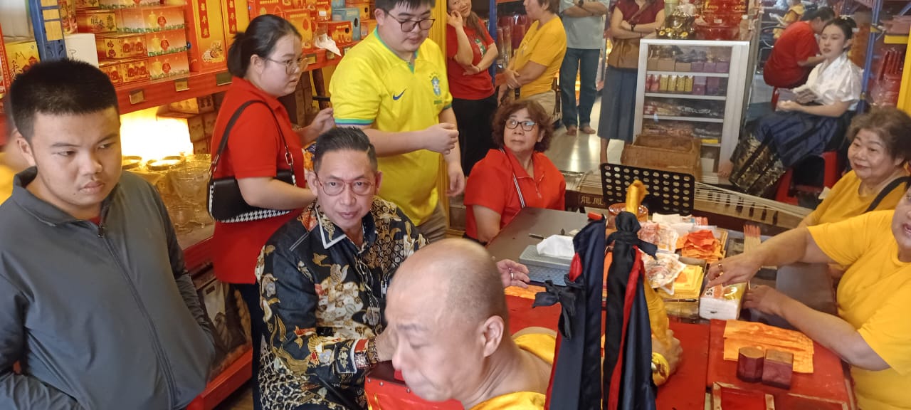 Ketua DPRD Medan Hadiri Perayaan Ultah Cosu Kong di Vihara Perdana Cendana