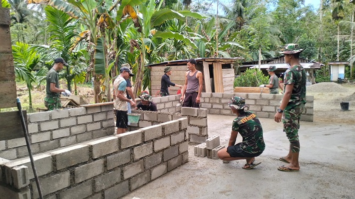 Satgas Karya Bakti TNI Membantu Pembangunan RTLH Milik Warga di Kota Gunungsitoli
