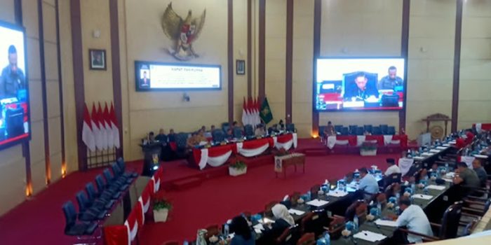 DPRD Kota Medan menggelar Rapat Paripurna dengan agenda penyampaian hasil pembahasan Perubahan APBD, pandangan fraksi-fraksi, serta persetujuan bersama DPRD dan kepala daerah terhadap Ranperda Perubahan APBD Tahun Anggaran 2026, Selasa (29/9/2026).