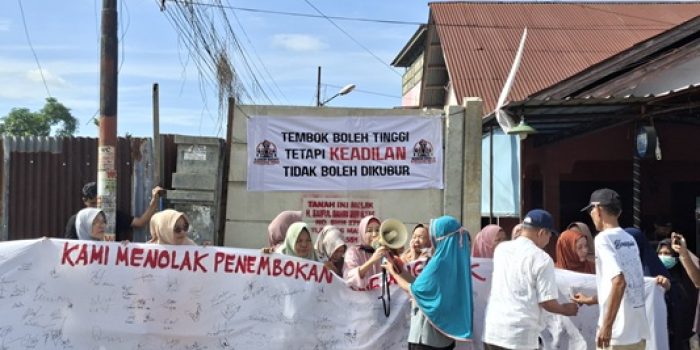Gelar Aksi Tanda Tangan Kain Putih 5 Meter, Warga Gang Anggrek Tuntut Wali Kota Medan Copot Camat, Lurah, dan Kepling IV